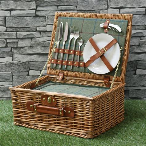 luxury picnic baskets uk